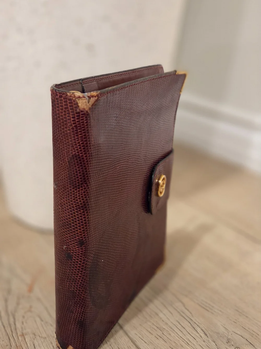 Vintage Gucci Burgundy Lizard-Embossed Leather Agenda Planner Cover With Gold